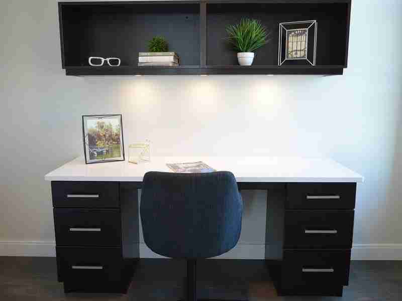 minimalist office desk