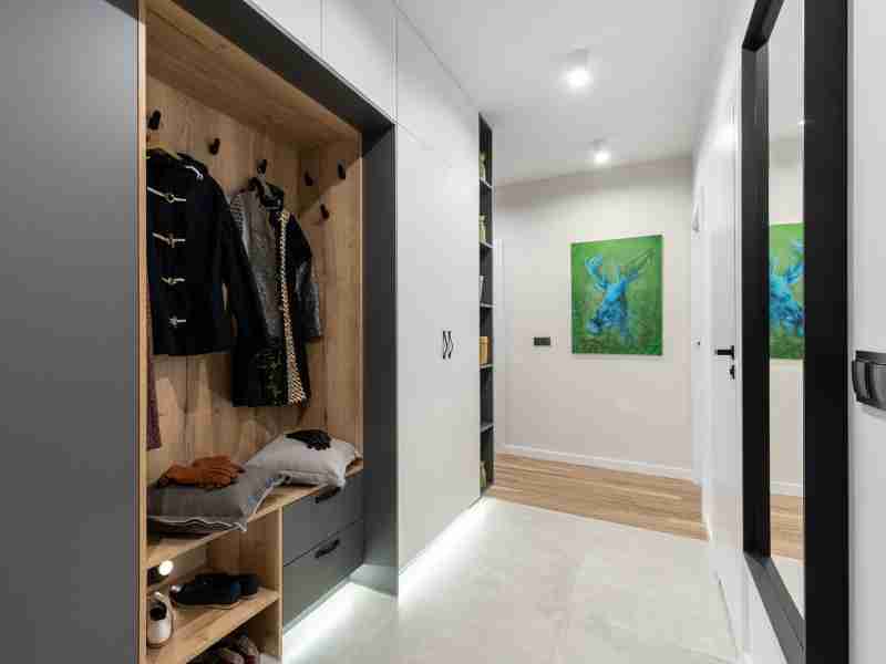 walk-in closet